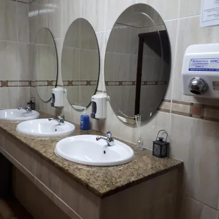 Puddenhill Hostel *