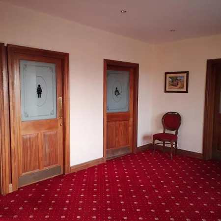 Puddenhill Hostel *